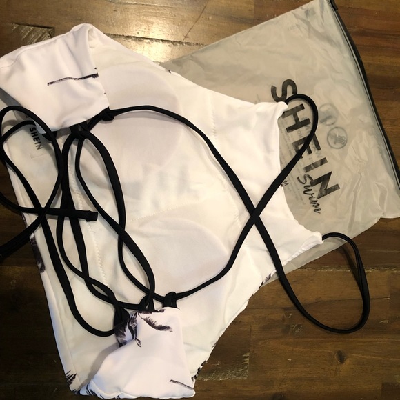 New Palm Tree crisscross bikini top - Picture 6 of 6